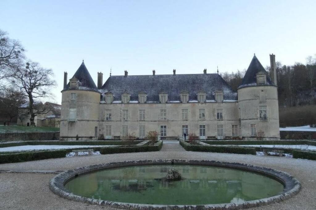 Charmante Maison Bourguignonne Avec Grand Jardin Et Parking Montbard Exterior foto